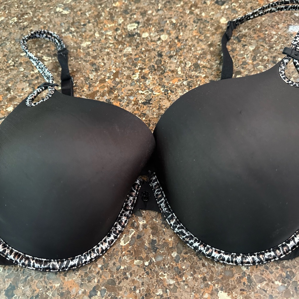 Victoria’s Secret 34DD